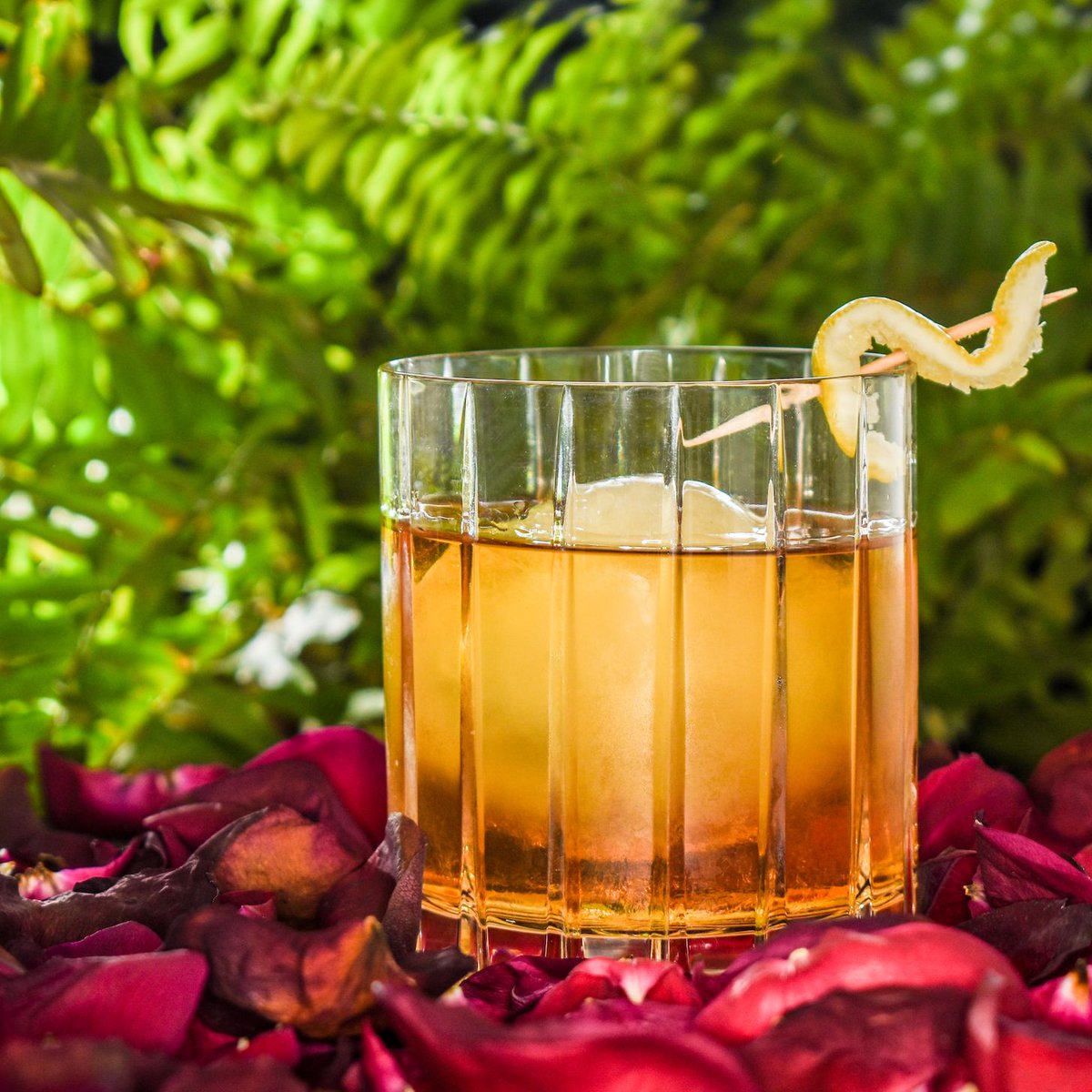 Has Clarke Condé found the perfect excuse to hang out at home and drink for work? Check out the Man O' War in the Cocktail Culture piece this week! 

buff.ly/3hyMq3f