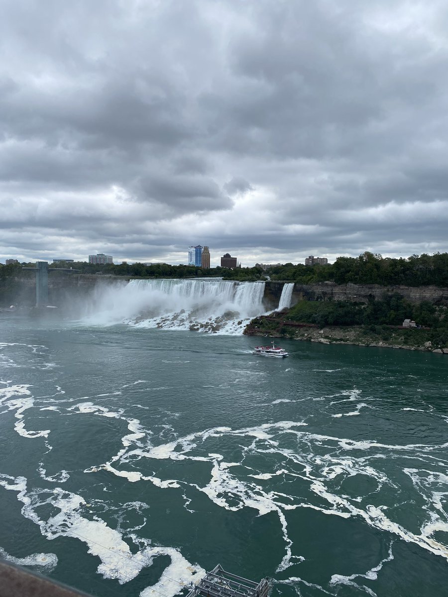 glrandell's tweet photo. 25th wedding anniversary enjoying  @NiagaraFalls . #AloneTogether https://t.co/13BcK9KRlr