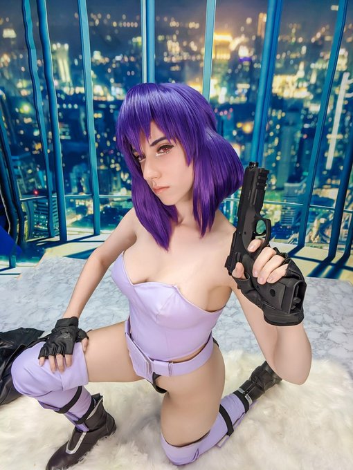 1 pic. Put a lot of love into this cosplay, Motoko is my #1 anime girl of all time.

This selfie set