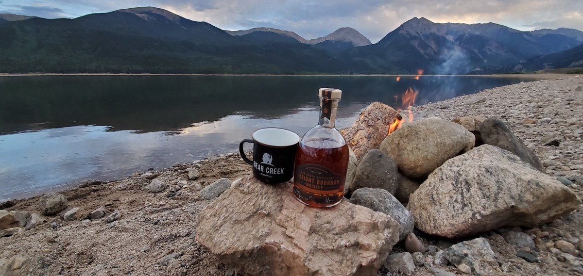 StillBearCreek's tweet photo. Cheers to the weekend. Hopefully you can all get out and enjoy yourselves. 📷 @AGFlux 
#comecreatewithus #distilledindenver #whatsinyourbottle #handcrafted #colorado #spirits #bourbon #bearwithus #bcd https://t.co/6JiZ2nCBWV