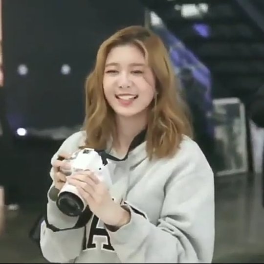 dreamcatcher's dami as your girlfriend: a thread