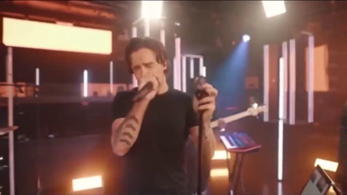 Pics_LPayne's tweet image. THANK YOU LIAM. #lpshowact2