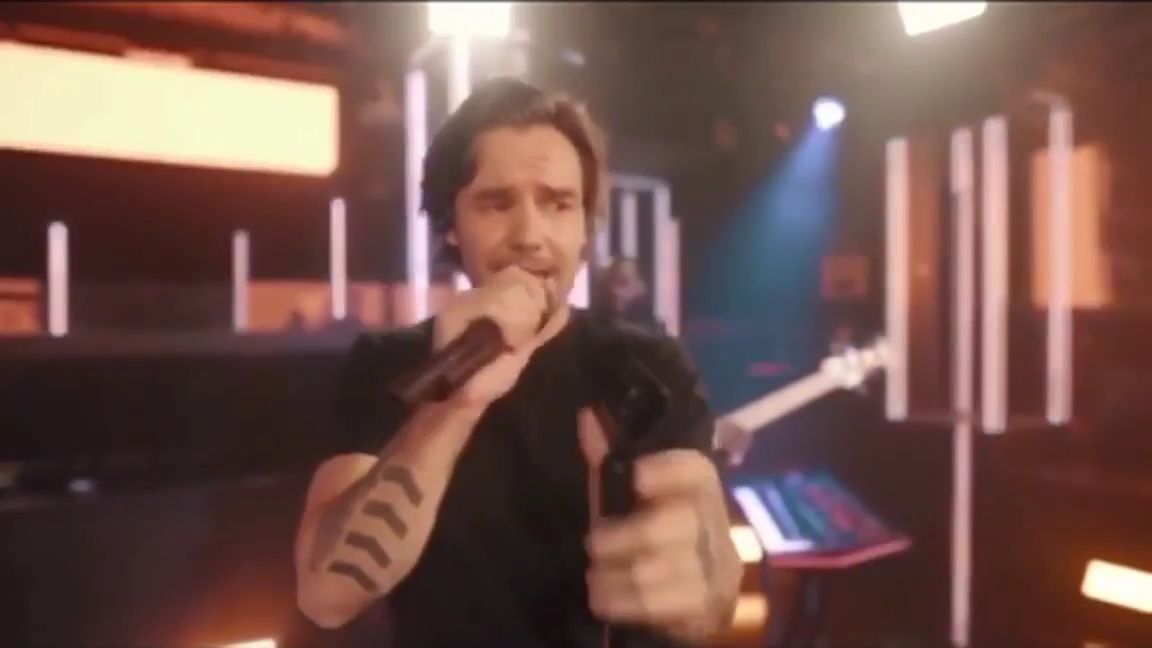 Pics_LPayne's tweet image. THANK YOU LIAM. #lpshowact2