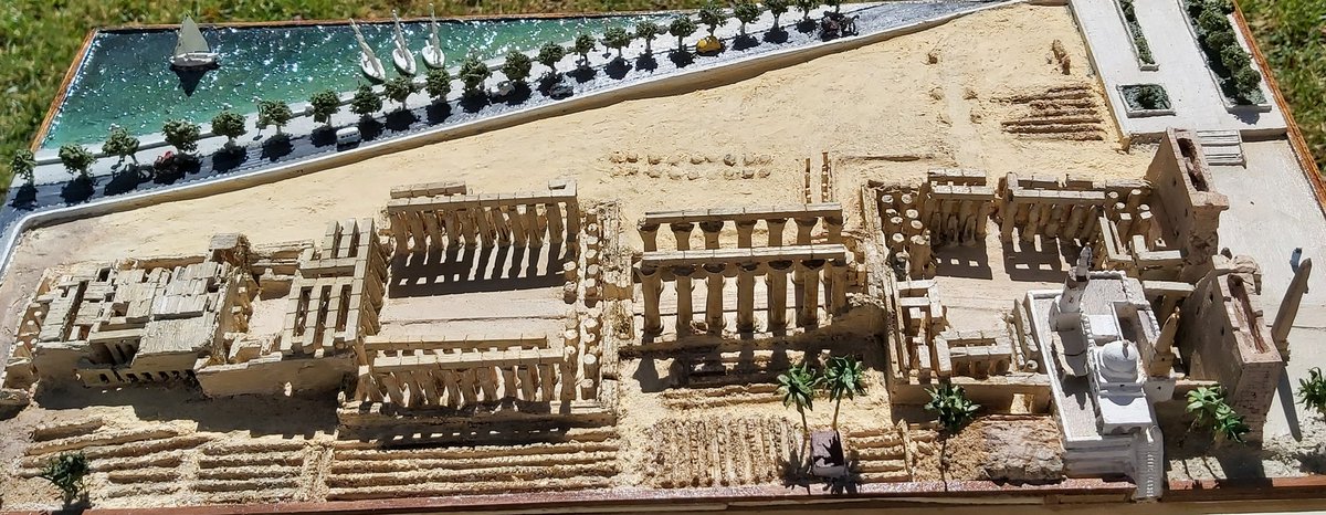 JCrespoArt's tweet photo. Os presento mi último trabajo.
Más de 1000 piezas de madera, cálculos y estudios sobre fotografías del original y muchas horas de trabajo culminaron con esta réplica del Templo de Luxor escala 1/500, y espero os guste una mínima parte de lo que yo he disfrutado haciéndolo. https://t.co/iKN0Aq2IVN