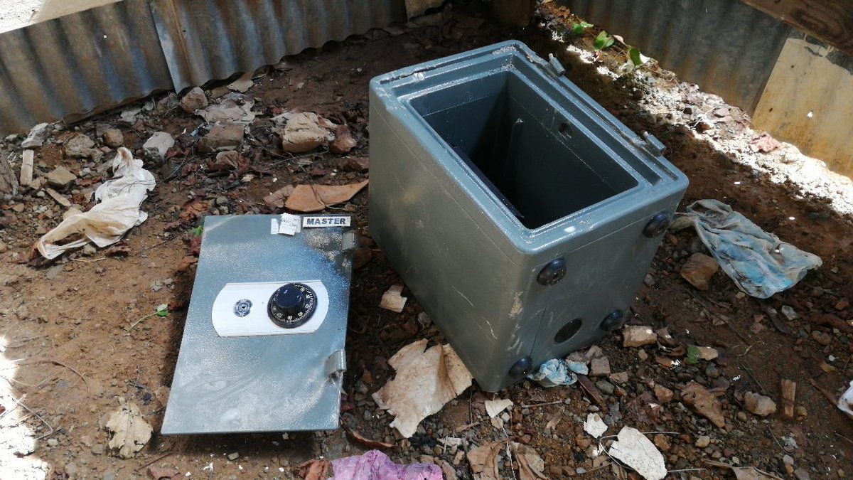 Pero y como es, en medio de toque de queda una ola de robos se ha desatado en Dajabon, hace 3 dias robaron más de 2 millones de pesos y anoche roban en la compañia Claro CODETEL.