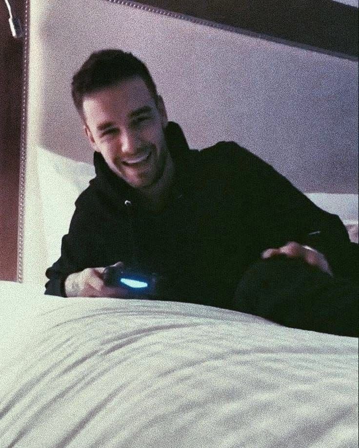 ST4RXGlRL_'s tweet image. I am the real @camilovesLUKE 

#27yearsofpayno