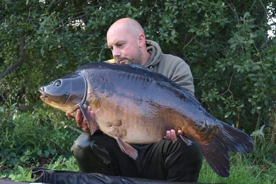 CarbonBaits's tweet photo. Team member Rod Underwood has sent us a very welcoming report this morning.. 35lb 8oz mirror..

Well done mate. Mega angling 🎣🎣

https://t.co/up61HOySEW 

#carbonbaits #hasslefree #particle #hemp #maize #tigers #minimix #partimix #hookbaits #carpy #angling #carpfishing #carp https://t.co/hl2SpVsYbO