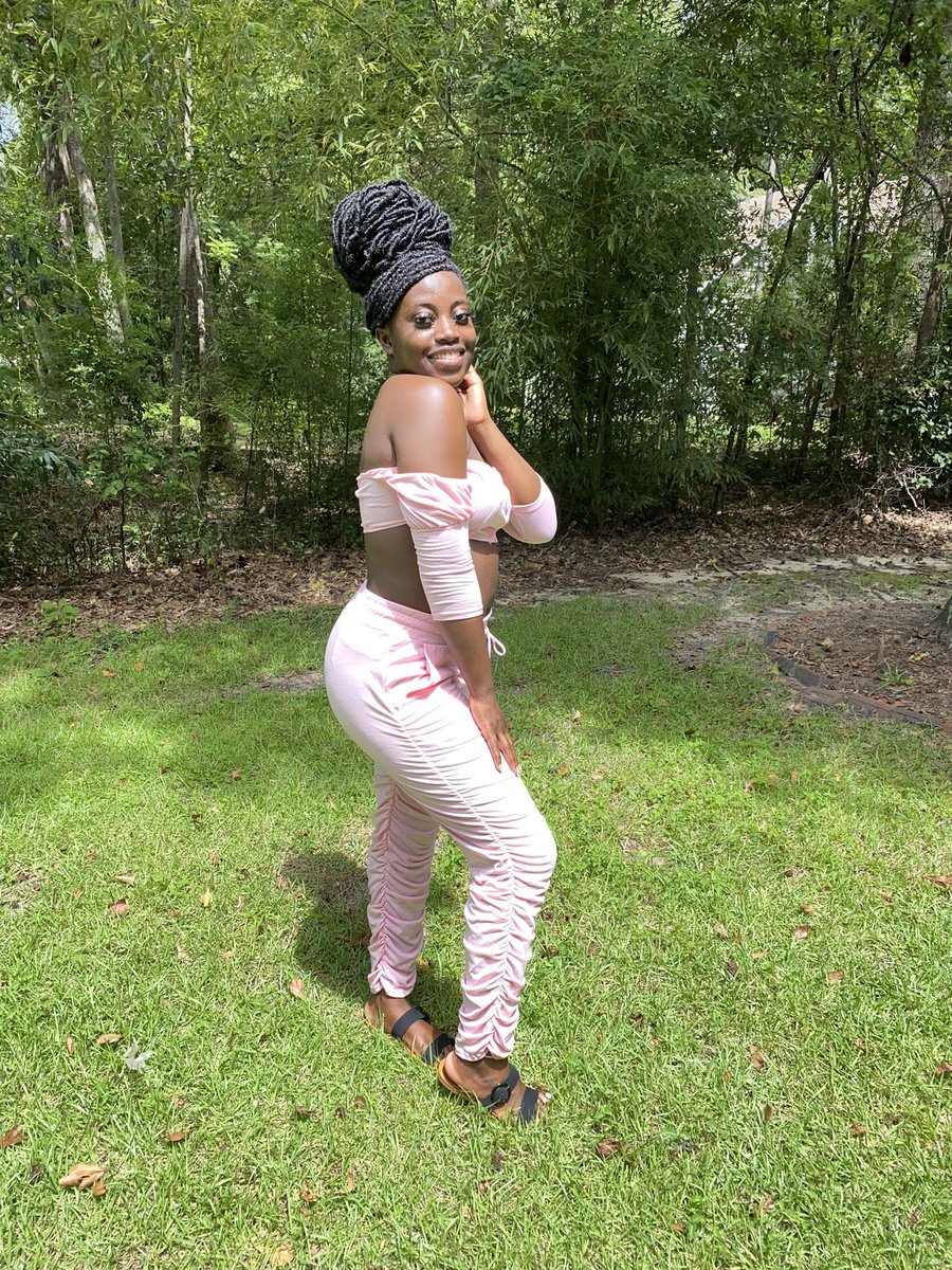 Who doesn’t love stacked leggings ? My boutique, @LuxuriesOfLea has them in 5 different colors ❣️ We also have 2 kinds of stacked sets. 

Shop luxuriesoflea.com 

Support cost $0 !! Please retweet my small business to reach potential customers 💕