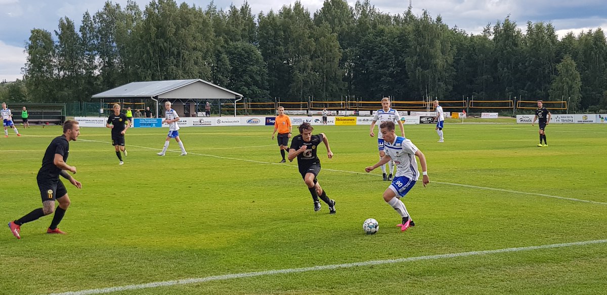FutistaJaViinia's tweet photo. Euran Wembley ja EuPa - VG-62 matsi ei pettänyt. Peli myös osoitti reippaalla tavalla sen, miten kotiyleisö (pienikin) voi vaikuttaa pelin ilmeeseen.

Koko tarina: https://t.co/Z9SlbhlGma

#vg62 #EuPa #Euranwembley #alasarjafutis #kolmonen #suomifutis https://t.co/E28eHcU5MB