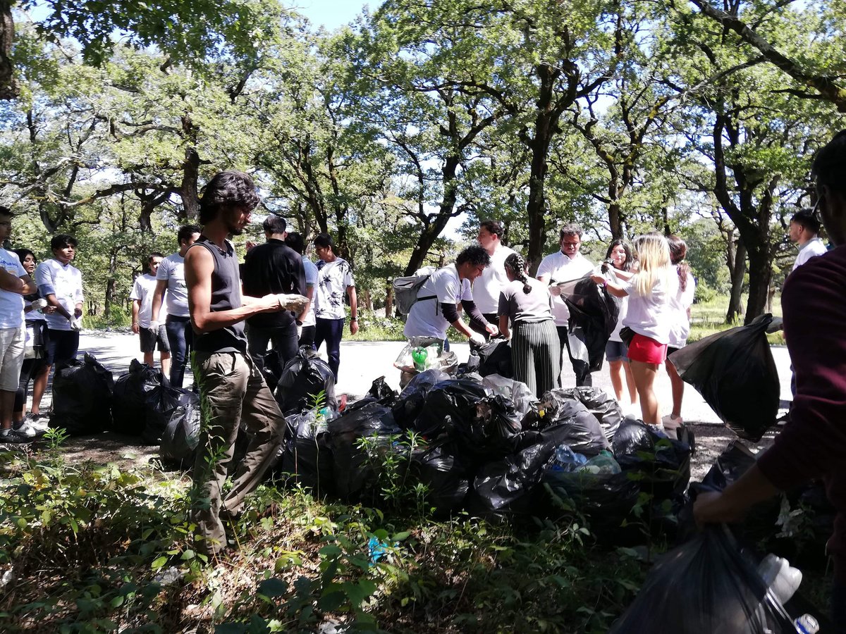 darispan's tweet photo. #cleanthenature @kahaimnadze @IndiainArmenia @DZalkaliani @A_Talakvadze @GakhariaGiorgi @FormulaGe @TvPirveli @imeditv @TvMtavari @darispan
Our #ngocdpf third event under our program clean the Nature. This time in Kutaisi. 55 Indian students participated. https://t.co/tL7HbIXQAl