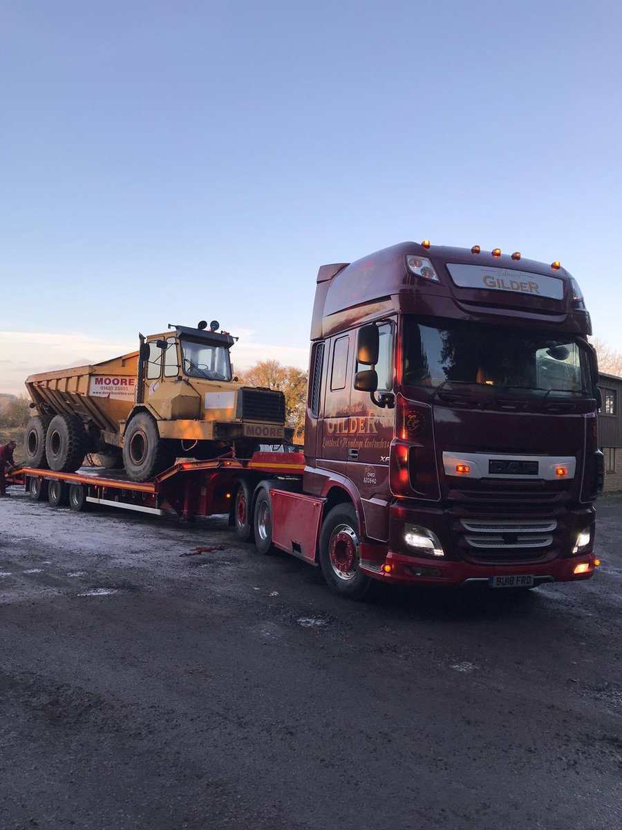 Gildertransport's tweet photo. A little bit of what we do #highhealth #Pedigree #Livestock #machinery #Genralhaulage #Tempreturecontrolled https://t.co/8yYLhCqPyH