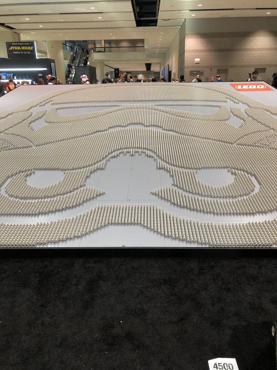 Starwarsgirl75's tweet photo. THIS WAS AWESOME!! #SWCC2019 https://t.co/XC4FOgYjT2