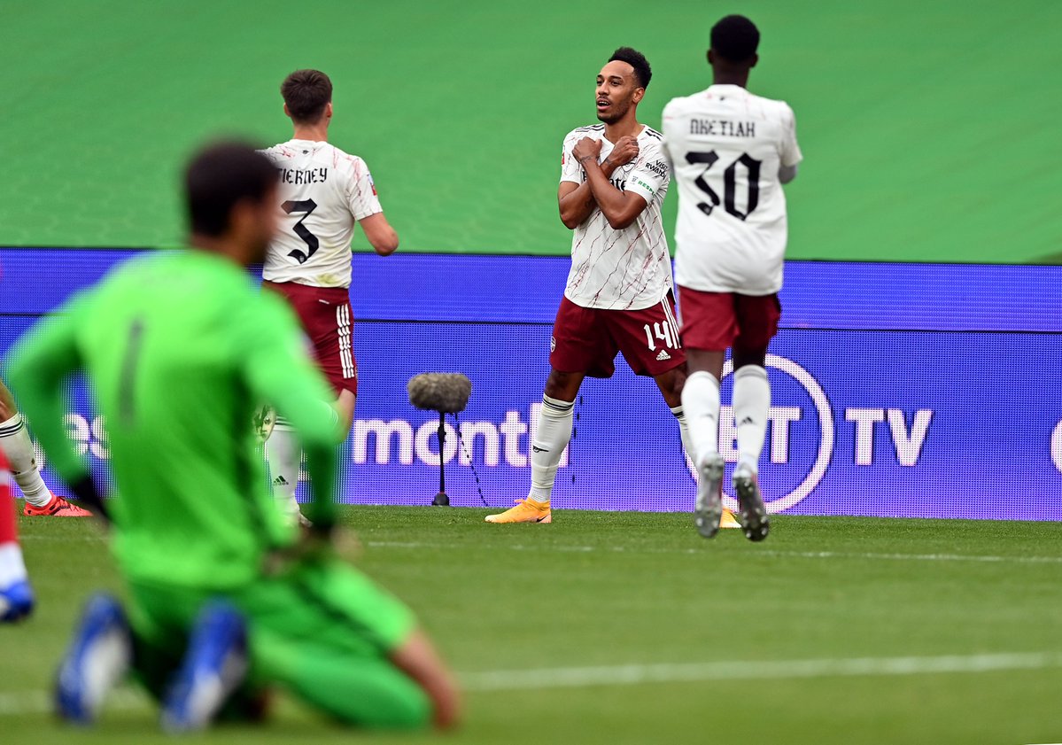 FootyAccums's tweet photo. Pierre-Emerick Aubameyang needs some respect put on his name...

Saint Etienne: 🇫🇷
Games - 97
Goals - 41

Dortmund: 🇩🇪
Games - 213
Goals - 141

Arsenal: 🏴󠁧󠁢󠁥󠁮󠁧󠁿
Games - 110
Goals - 71

World class striker 👏 https://t.co/YXNSp0OBvG