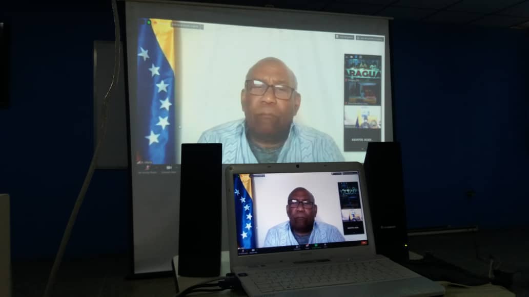 mineducacion_ve's tweet photo. El objetivo de la Gran Consulta Nacional es crear una metodología que le permita al Gobierno Bolivariano garantizar la salud de los estudiantes, los docentes y al mismo tiempo que se logre el avance académico. @NicolasMaduro @psuvaristobulo #SoberaníaAgroindustrial https://t.co/sLiVbF8qoQ