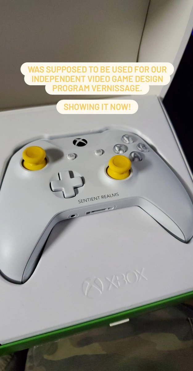 ElRonaldoPablo's tweet photo. #XB1 controller intended to be used for our #IVGD program vernissage at #DawsonCollege. Didn't end up using it. Showing it now!😇 I'll just use it for #Unity2D work from now on. #XboxOne #IndieDev #gamedev https://t.co/N0AeuY21Fe
