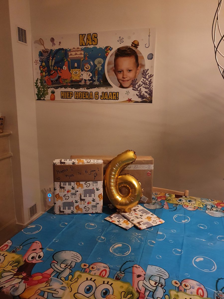 Ikke83's tweet photo. Alles staat klaar... morgen is mijn kleine knul alweer 6 jaar! #jarig #stopdetijd #alwaysmybaby #jongensmoeder #benerklaarvoor #spongebob https://t.co/V2EBrdZf7D