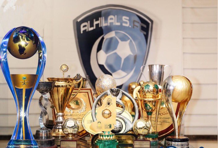 ao49065313's tweet photo. #الهلال_بطل_الدوري_الاستثنايي لا يجمعهم إلا الاحلام أو خزائن الهلال.💙 https://t.co/hg6pQanVUu