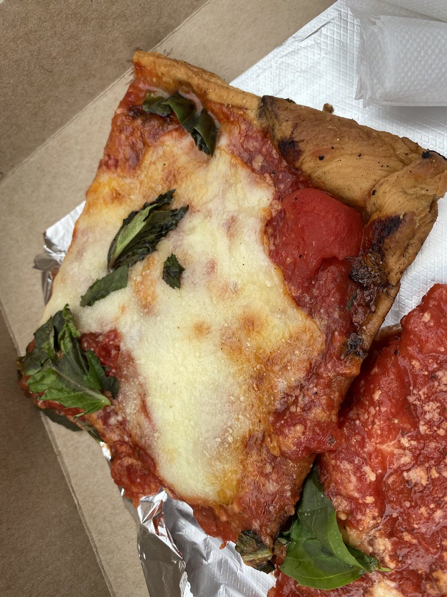 RobertiLax's tweet photo. My shortest ever wait at DiFara’s in last quarter century or so. Snagged 2 corner squares. Delicious as always. If you’ve never been, a great time to try it. #pizza https://t.co/ZMfPuPgENR