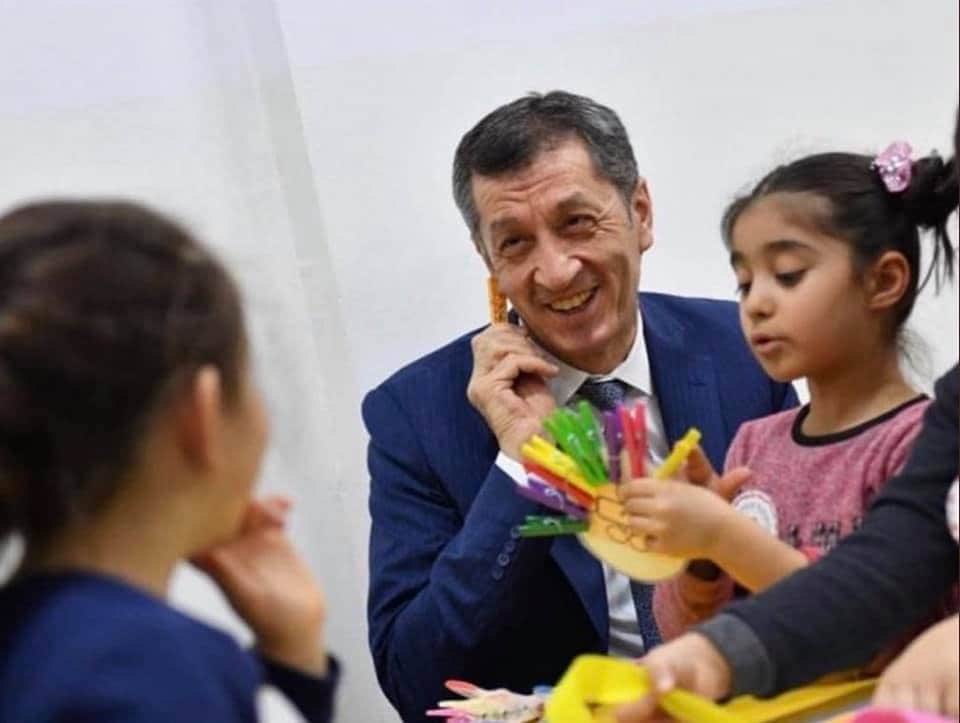 Öğretmenin itibarı benim itibarımdır.   İyi ki varsınız Sayın Bakanım. #ögretmeninitibarıbenimitibarımdır