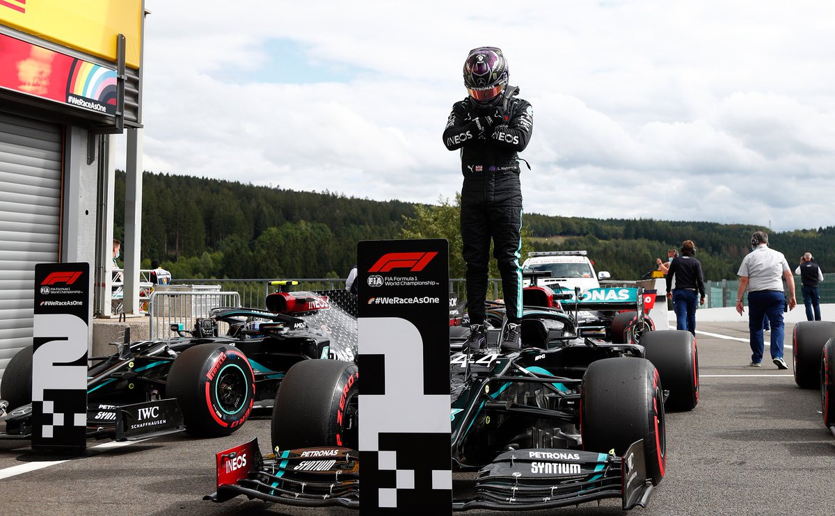 ACNLIFEtv's tweet photo. Formula 1 star, #LewisHamilton celebrates sealing pole position at the Belgian GP by performing the #Wakanda salute in dedication to #BlackPanther actor #ChadwickBoseman who died following a private 4-year colon cancer battle. #AfricaCableNetwork https://t.co/hIjxLWToZB