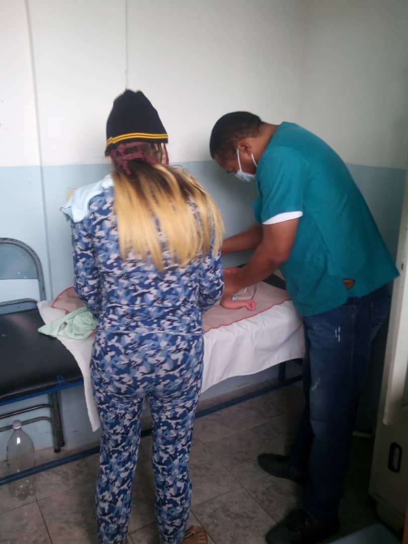 AccrevenT's tweet photo. Vamos haciendo caminos al andar.... Siendo ejemplo para aquellos que quieren seguir nuestros pasos. Dr. Julio Tornes Cdi Tariba. Seguimos por la salud del pueblo de Venezuela. https://t.co/eYvcnpddvj
