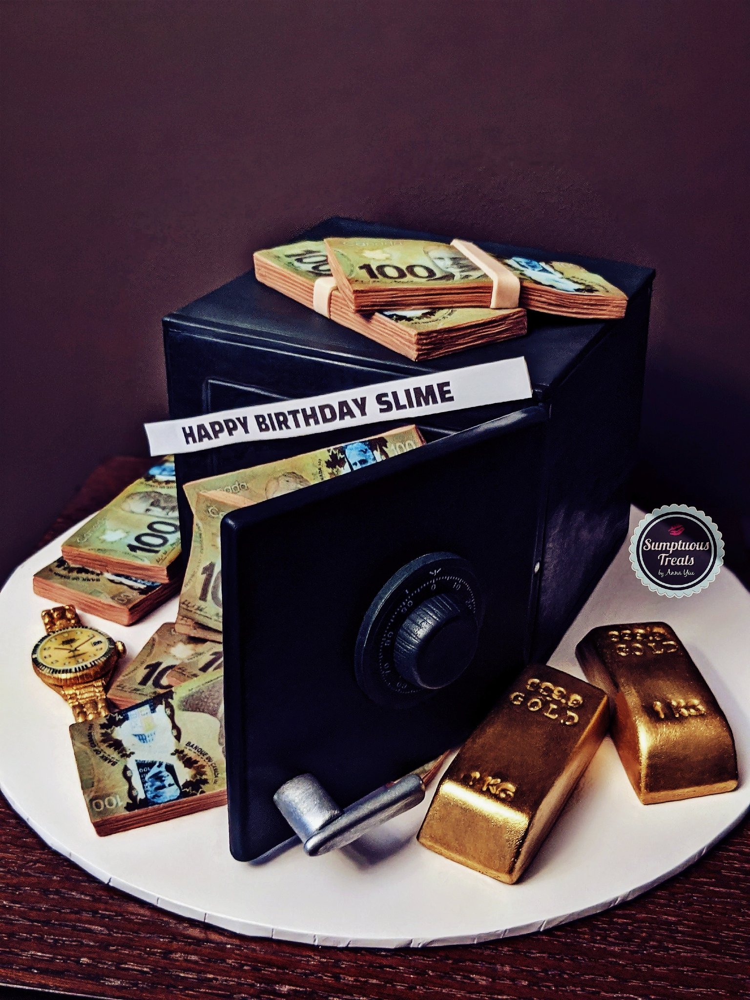 Sumptuous Treats on X: Louis Vuitton Gift Box Cake #customnecklace  #lvgiftboxcake #allediblecake #lvcake #customcakes #lvthemedcake  #freethegoat #fondantcakes #3dcakes #rolexcaketopper #customjewelery  #torontocakes #customediblejewelery