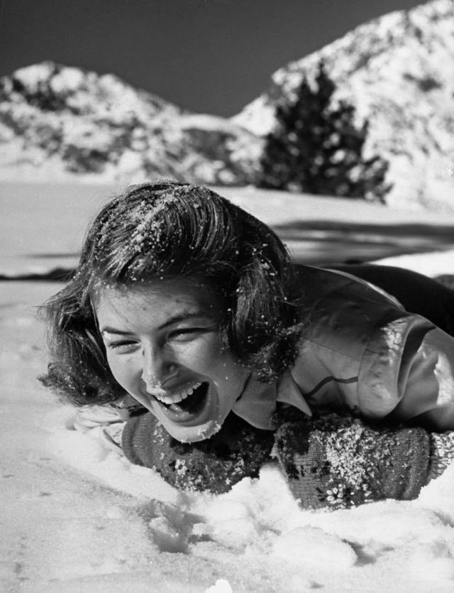 Ginnie_SP's tweet photo. « When she laughed, her wide, full mouth opened up, showing her teeth... such teeth! »
- Curd Jürgens about Ingrid Bergman-
#IngridBergman #IngridBergman105 #IngridForever https://t.co/Nbj2i4y5AA