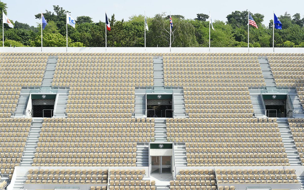 Seating  on Court Philippe Chatrier is actually spacious for a tennis stadium. But 50-60% of normal capacity means at most an empty seat on each side, with people above and below. Even that would barely meet the very relaxed current distancing guideline of >1m radius.