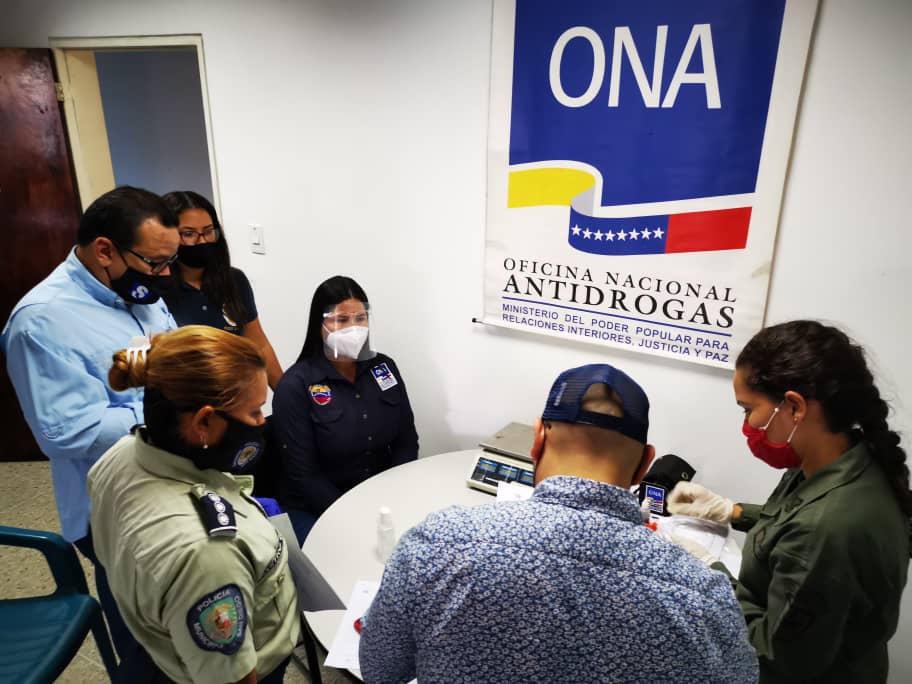 snantidrogas_ve's tweet photo. ¡Contra el microtráfico!

Funcionarios de la ONA y las Fiscalías 12 y 29 del @MinpublicoVE incineraron 9 kg con 907 gr y 464 mg entre cocaína y marihuana en la sede del #CPNB en la parroquia Los Guayos del estado Carabobo de conformidad con el artículo 193 de la #LOD. https://t.co/vRPZDCFQ9F
