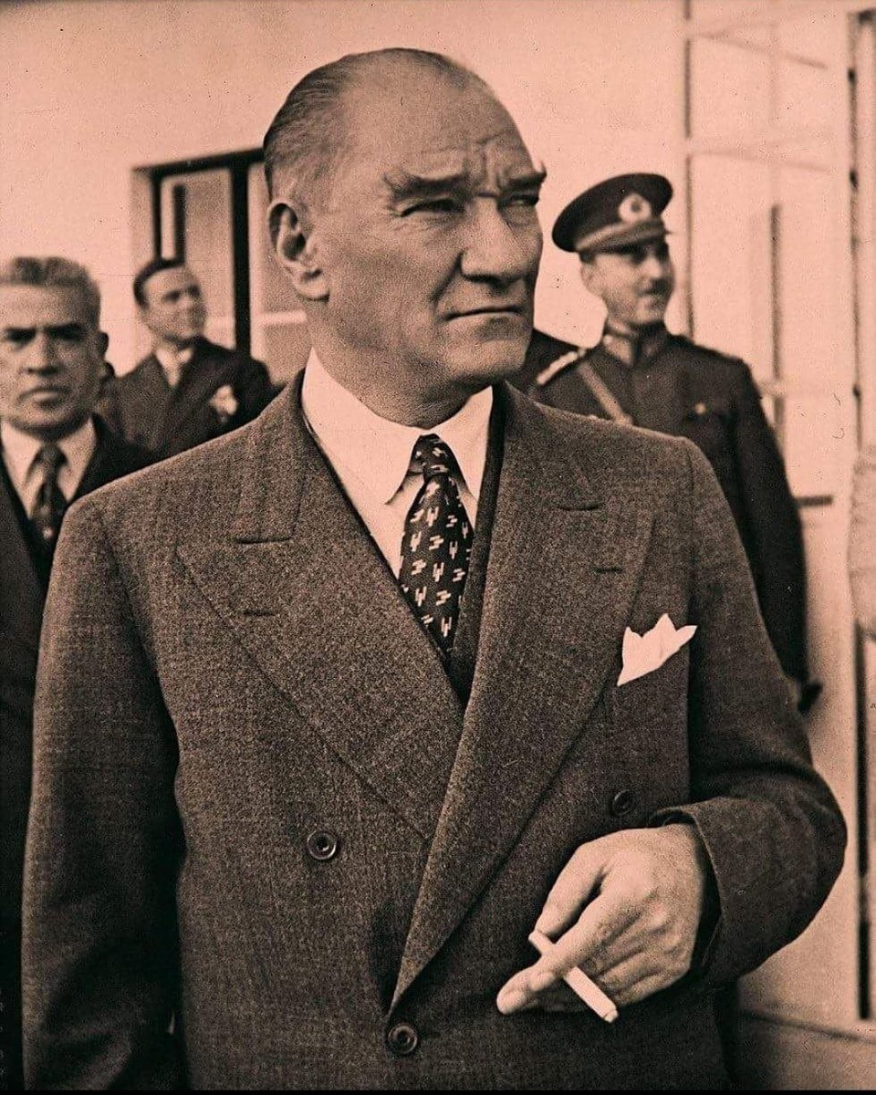 30 Ağustos Zafer Bayramı kutlu olsun. Başta Mustafa Kemal Atatürk olmak üzere vatanın bağımsızlığı için savaşıp can veren bütün şehitlerimize Allah'tan rahmet diliyorum. Ruhları şad mekanları cennet olsun.🇹🇷
#30AğustosZaferBayramı