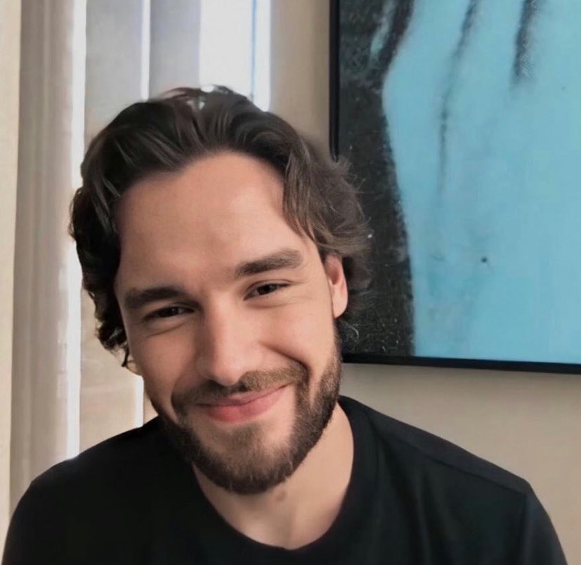 wemadeitfuture's tweet image. Does it ever drive you crazy just how fast the night changes🥺❤️ #lpshowact2 #27yearsofpayno #HappyBirthdayLiam