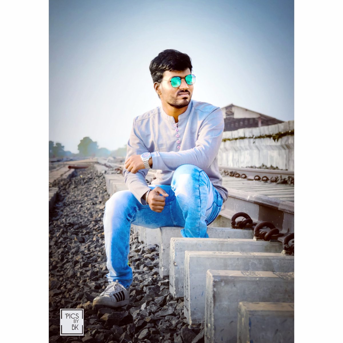 siril_borode's tweet photo. Has Has Ke Saha Hai Har Museebat Ko, 
Ye Soch Kar Ki Aaj Se Behtar Mera Kal Hoga....😊🖤❤️
.
.
.
.
.
#instagood #love #instagram #like #photooftheday #follow #instadaily #photography #picoftheday #instalike #beautiful #fashion #likeforlikes #happy #followme #me #art #likes #style https://t.co/gBMpRFvDIe
