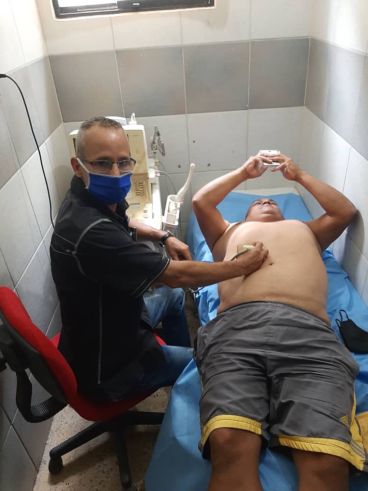 AccrevenT's tweet photo. Trabajamos donde haga falta llegar y estar. Trabajamos porque nacimos y fuimos formados bajo principios de solidaridad y humanidad. Porque amamos lo que sabemos hacer. Dr Ramon Alberto y Lic. Manuel de la Rosa. Accreven Táchira con excelentes profesionales. https://t.co/HQpJn902y2