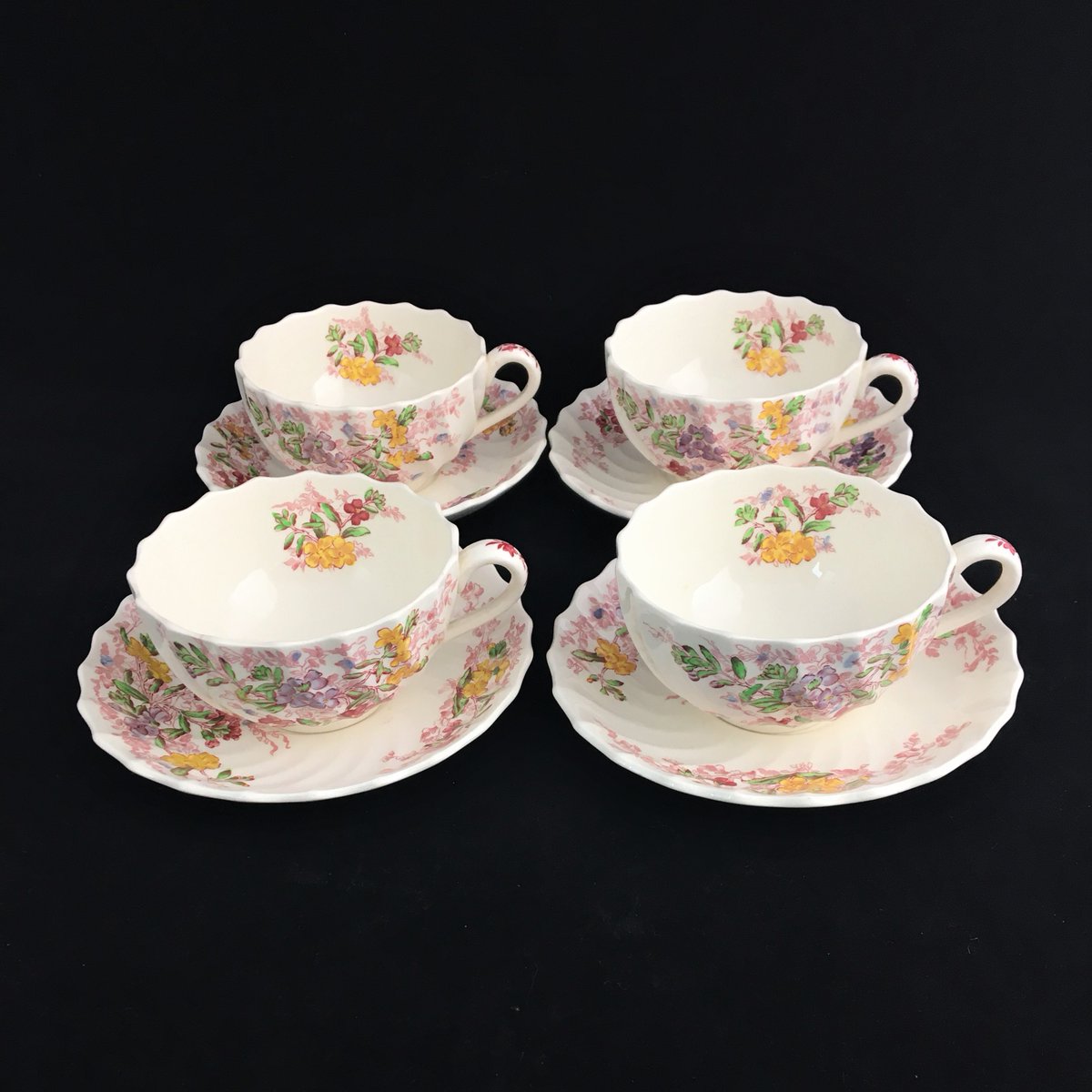 OurGoodiesShop's tweet image. Check out Set of 4 Cup &amp;amp; Saucer Fairy Dell Copeland Spode England Floral Swirl Vintage #copeland #copelandspode #Fairydell #vintagechina #englandchina ebay.us/VR2WlB via @eBay