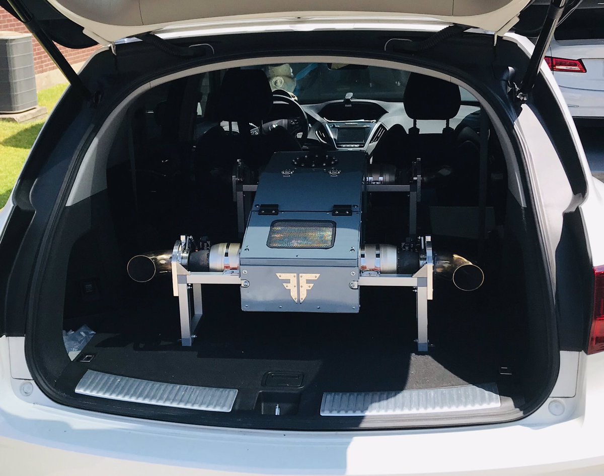 FusionFlightInc's tweet image. Don’t even need a pick-up truck. This bad boy easily fits in the back of an SUV.

 #fusionflight #jetquad #ab6 #vtol #diesel #turbine #jet #rc #drone #uas #uav #mobility