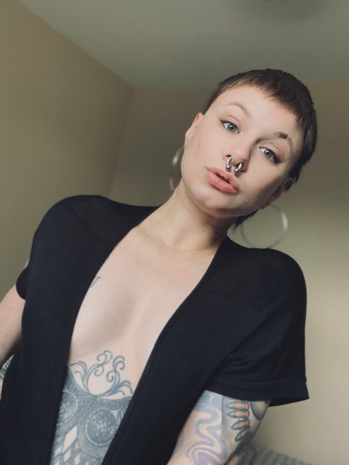 A portrait of chronic pain.  Ehlers-Danlos pain is relentless and neverending, and ultimately unaffected