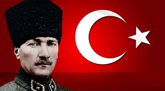 Büyük zaferimizin 98. yılında Ulu Önder Mustafa Kemal Atatürk ve silah arkadaşlarını saygı, özlem ve minnetle anıyoruz.
30 Ağustos Zafer Bayramımız kutlu olsun!
