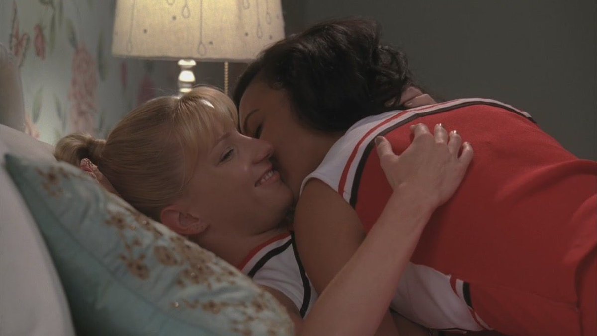 2. duets (s2 e4) 7/10 EVERY single song in this episode is on my playlist why lie.... everybody ate and left ZERO crumbs and we also see the start of the brittana storyline  points lost for bartie though 