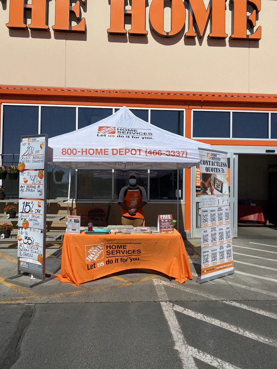 Nyheem rocking the LifeProof Weekend Services event table! #THD4031 <a href="/JeffWoodard4031/">Jeff Woodard</a> <a href="/Bselch/">Brianna Selch</a> <a href="/gcarter2741/">Carter Geoff</a> <a href="/CorporateLarry/">Larry Lane</a> <a href="/MindyHD4031/">Mindy</a> <a href="/Julian_4031/">Julian Correa</a> <a href="/dlwolf0621/">Diana</a>
