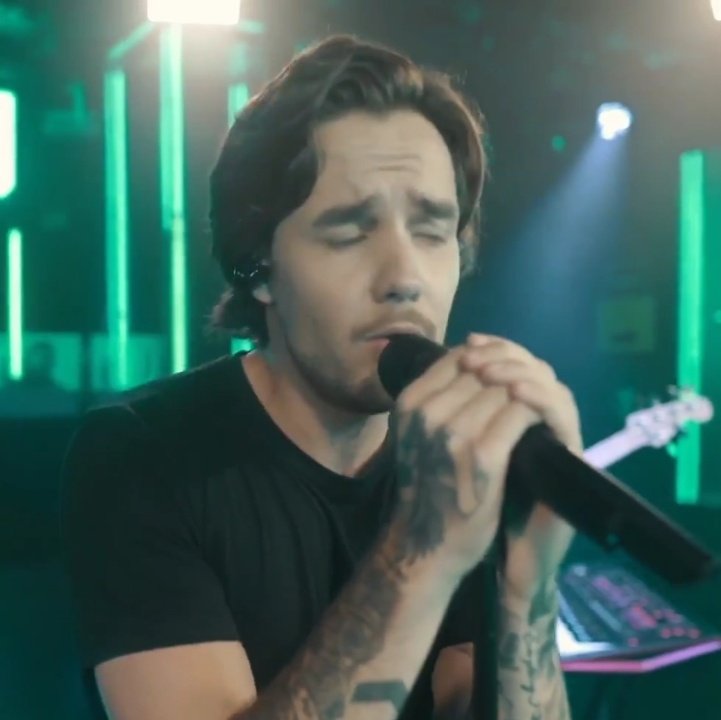 Zquaders_'s tweet image. It was such a dream coming true how I was able to attend one of my favs show and it's all because of my dear Ash  @SheisGolden25 TYSM 😭 I can't even describe how I feel rn but am sure that am the happiest tonight TY my great friend ♥️ and TYSM Liam 
#LPSHOW #LPSHOW2