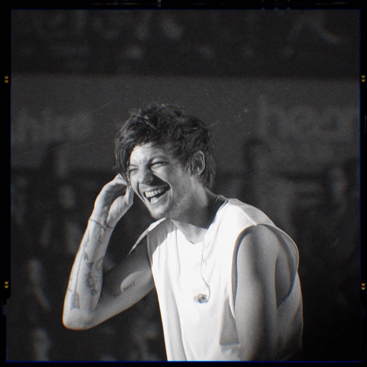 170 DAYS TO GOI say this a lot but I’m proud of the fact Louis went back to his roots for his sound. You can hear every single emotion that Louis wants to portray, connecting to us on a deeper level!! He’s an extremely passionate singer songwriter who works incredibly hard.