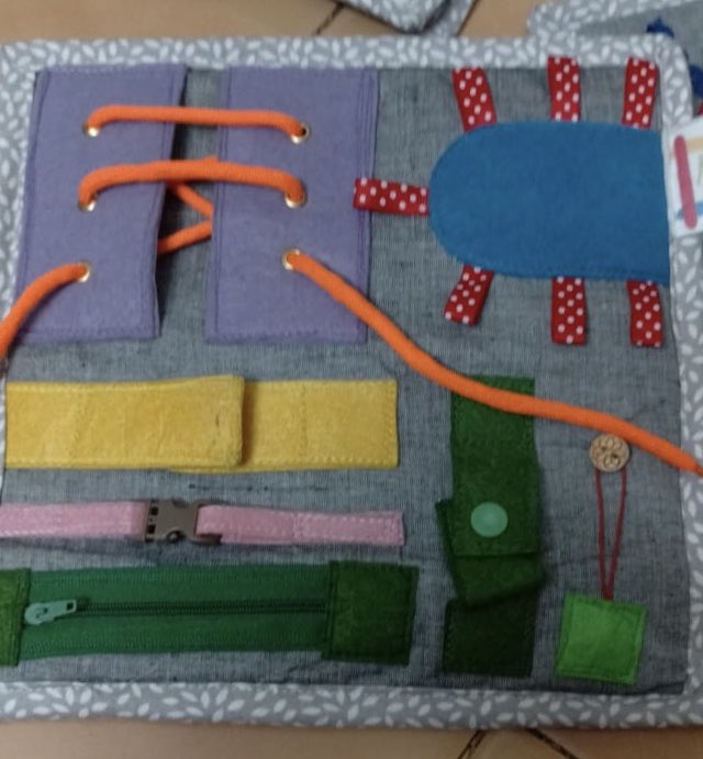 creativepuppetz's tweet photo. Montessori Busy board activity
..
..
..
Measures - 25*25cm
..
Email to creativepuppetz@gmail.com or DM for orders! ..
..
..
#busybook #finemotorskills #magenticsnap #snapbutton #bagbuckle #zipper #shoelace #wounding #dhook #velcro #buttoning #brightcolors #creativepuppetz #bow https://t.co/FtMzaFxLTI