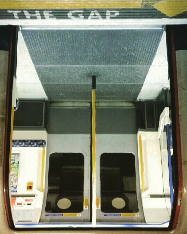 AbstractJohn's tweet photo. Mind The Gap 

#mindthegap #tube #london #merytmedia #Training #underground #piccadilly #piccadillyline #Electronic #PhotosWithoutLimits # https://t.co/2P5lOQJzSr