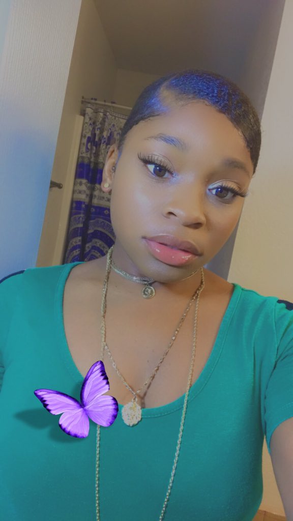 LaughsJay's tweet image. Beauty is her name ❤️😍🧡