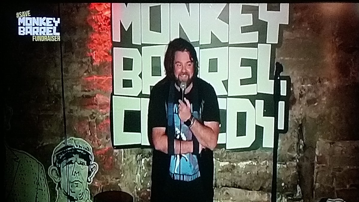 AltComMemSoc's tweet photo. Two Guns N Roses tops, so far (out of 57, so far). Maybe THAT'S the secret to getting booked by the Monkey Barrel. Russell Howard needs more Axl Rose in his wardrobe. #SaveMonkeyBarrel https://t.co/zCrh9dB8pm