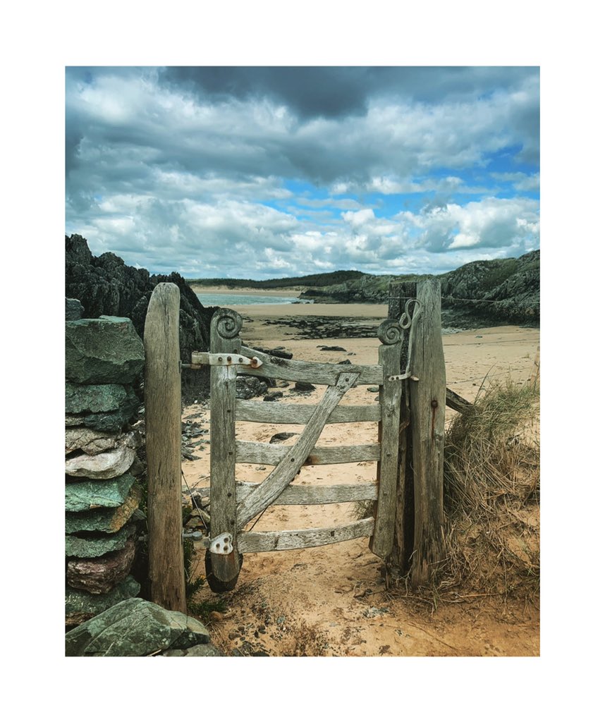 v10let_1's tweet photo. Loving having time with the camera again... #Anglesey is so beautiful. Had a fantastic day at #llanddwynisland #newboroughbeach #newboroughforest 🌲🏔🚍🏴󠁧󠁢󠁷󠁬󠁳󠁿📷 https://t.co/FvW483Jz7L