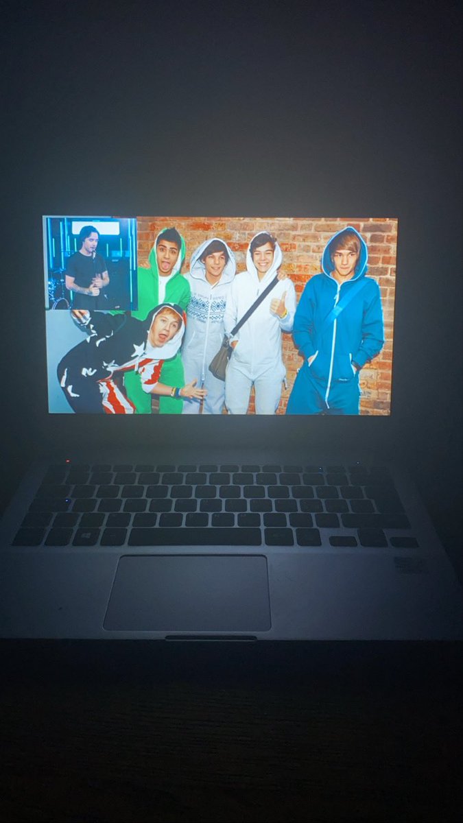 P4PERH3ARTT's tweet image. raga comunque è stato stupendo, questa serata non la dimenticherò mai ❤️ #lpshowact2