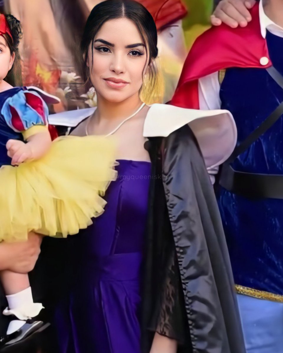Nefertary_6's tweet photo. Tan sencilla y se ve tan hermosa♥️🥰 https://t.co/BuVN1CEB9Y