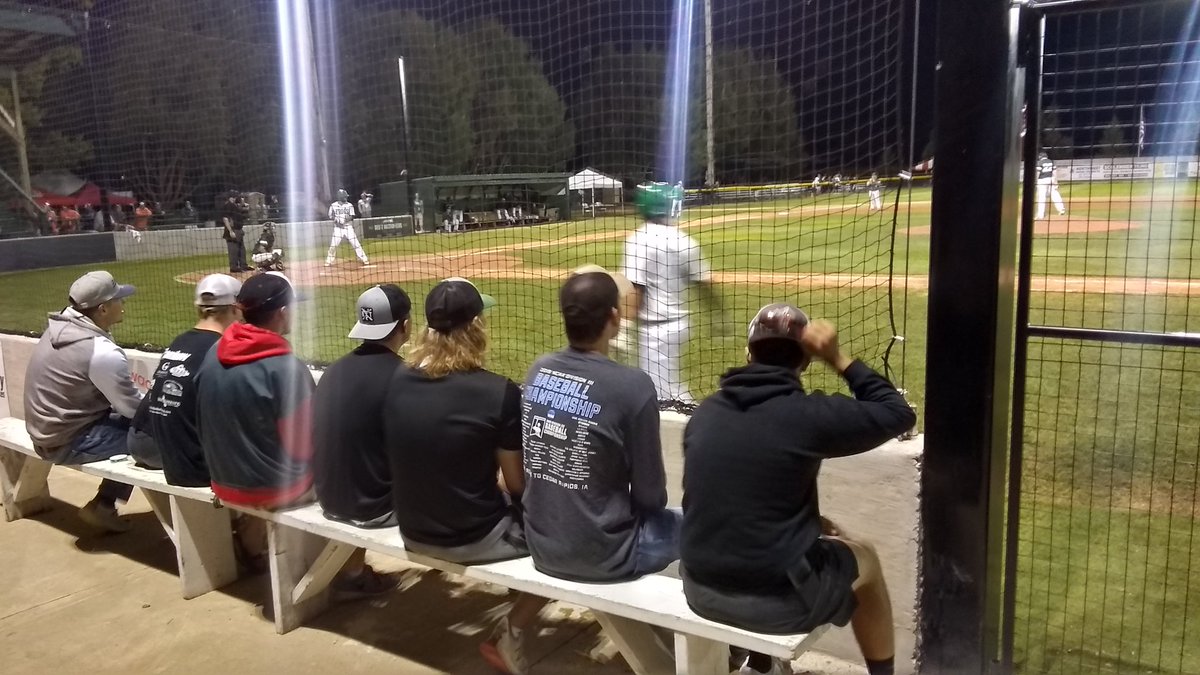The most disinterested group of fans you'll ever see. Not even sure they knew they were at a ballgame.
Kids today...