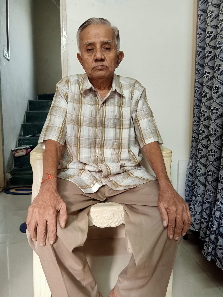 gmc_surat's tweet photo. કોરોના સામે બાથ ભીડી સુરતના અનેક ઝૈફ વયના વડીલોએ કોરોનાને હરાવ્યો છે. સુરતના ડીંડોલીના ૭૫ વર્ષીય વડીલ વસંતભાઈ રેમજે કોરોના સામે જીત્યા છે. 
  @GujHFWDept @gmc_surat @nchsurat @NHMGujarat @vijayrupanibjp @MoHFW_INDIA @JayantiRavi @pkumarias @PMOIndia @CMOGuj @Nitinbhai_Patel https://t.co/d0SNjw9WRZ